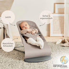 Babywippe Bliss aus gewebtem Stoff mit klassischer Steppung in Sandgrau