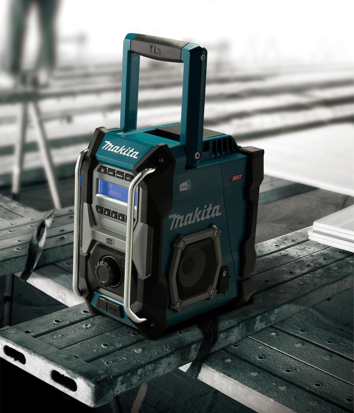 MR003GZ akkubetriebenes Baustellenradio mit AUX Eingang und USB in den Farben Schwarz und Türkis