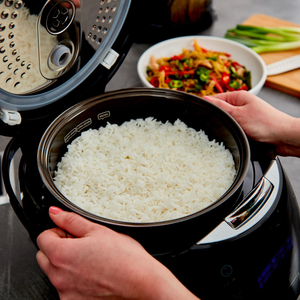 Sakura Reiskocher Keramikschale Fuzzy Logic 1,5 L 6 Reiskochfunktionen 6 Multikocherfunktionen LED Display EU