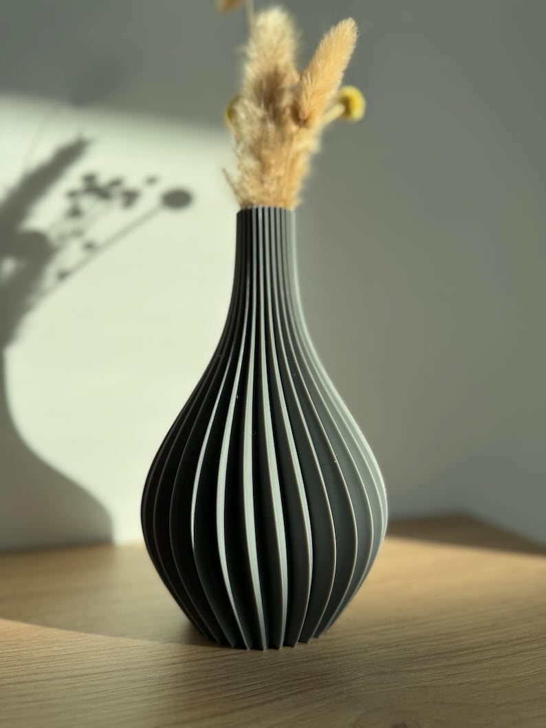 3D-gedruckte Vase mit gerillter Struktur - Moderne Blumenvase, PLA, verdrehtes Design