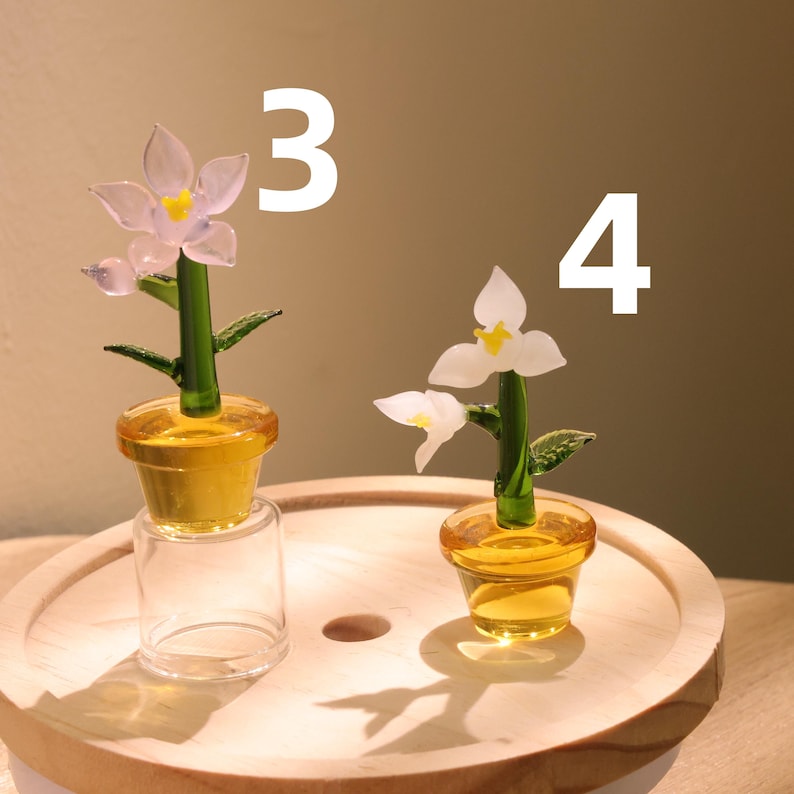 Glasblumenfigur, mundgeblasene Frühlingsblume, Buntglasstrauß, Wohnkultur