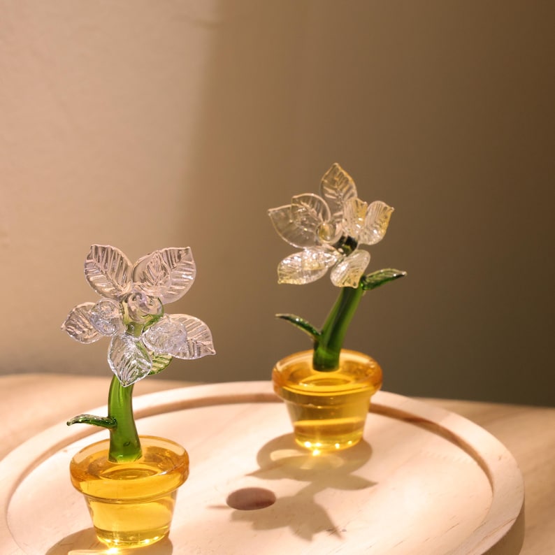 Mundgeblasene Glasblumenskulptur, Frühlingsblume, Wohnkultur