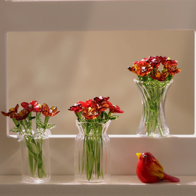 Glasblumenskulptur, mundgeblasene Frühlingsblume, rote Glasblumen, Wohnkultur