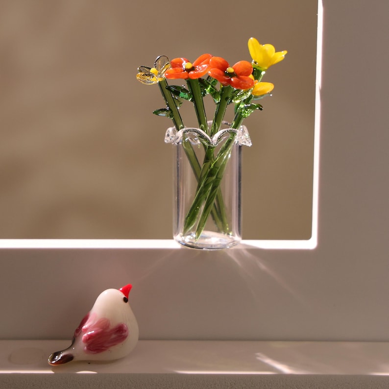 Mundgeblasene Glasblumenskulptur, gelbe Frühlingsblume, Glasblumenstrauß, Wohnkultur