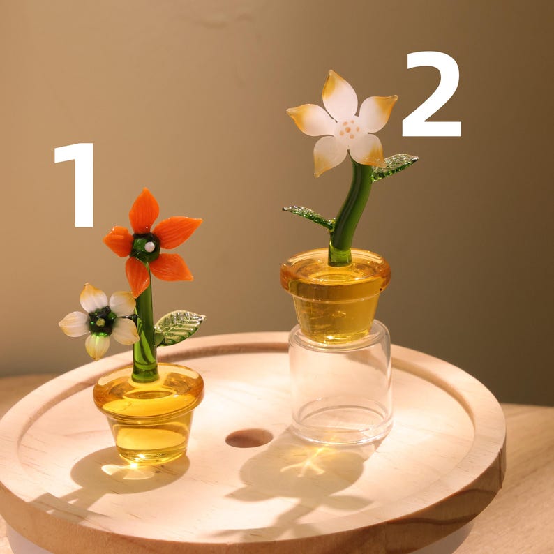 Glasblumenfigur, mundgeblasene Frühlingsblume, Buntglasstrauß, Wohnkultur