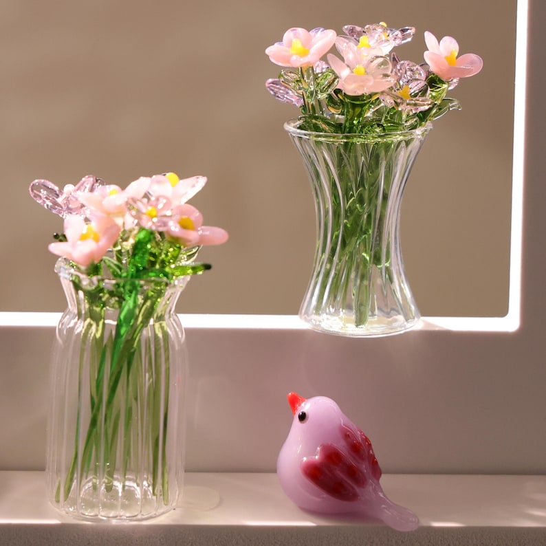 Mundgeblasene Glasblumenskulptur, Frühlingsblume, rosa Blumen, Wohnkultur