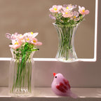 Mundgeblasene Glasblumenskulptur, Frühlingsblume, rosa Blumen, Wohnkultur