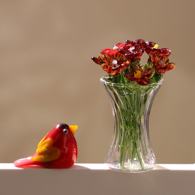 Glasblumenskulptur, mundgeblasene Frühlingsblume, rote Glasblumen, Wohnkultur