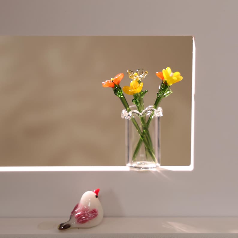 Mundgeblasene Glasblumenskulptur, gelbe Frühlingsblume, Glasblumenstrauß, Wohnkultur