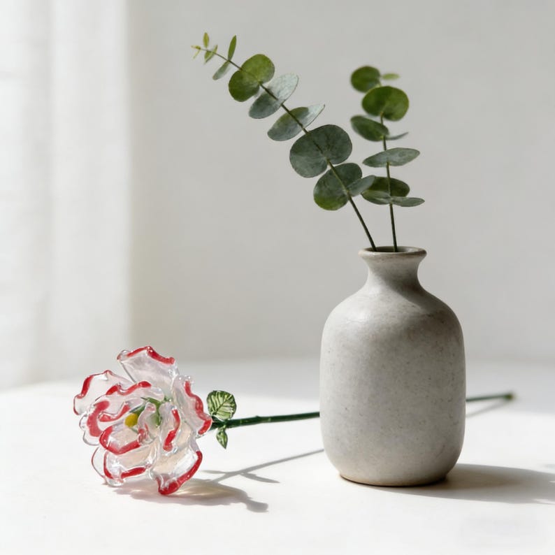 Handgeblasene Glaspfingstrose, rosa Farbverlauf, rote Ränder, 20 cm