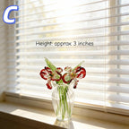 Mundgeblasene Glasschmetterlingsorchidee mit Lotusblatt, handwerkliche Blumenskulptur in Glasvase, elegantes Wohndekor