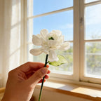 Weiße Glasdahlie - handgefertigte Dekoration, 20 cm