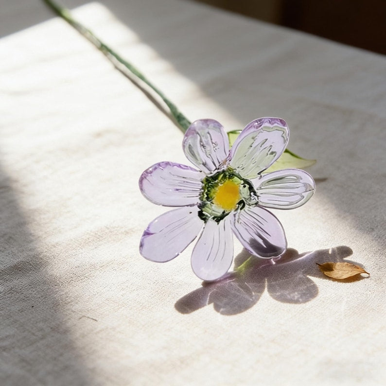 Handgeblasene Glasgänseblümchen – Lavendelviolett