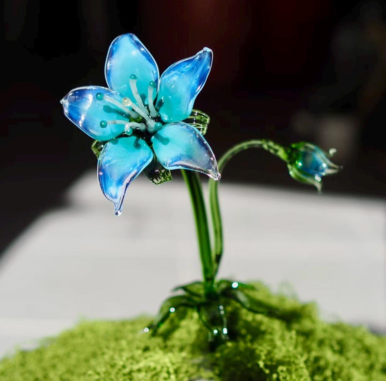 Orychophragmus Glasfigur Lila Wildblumen Skulptur Handgeblasen 20 cm