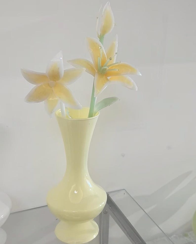 Glaslilie, handgefertigt, gebranntes Glas, 30-35 cm, weiß, durchscheinend