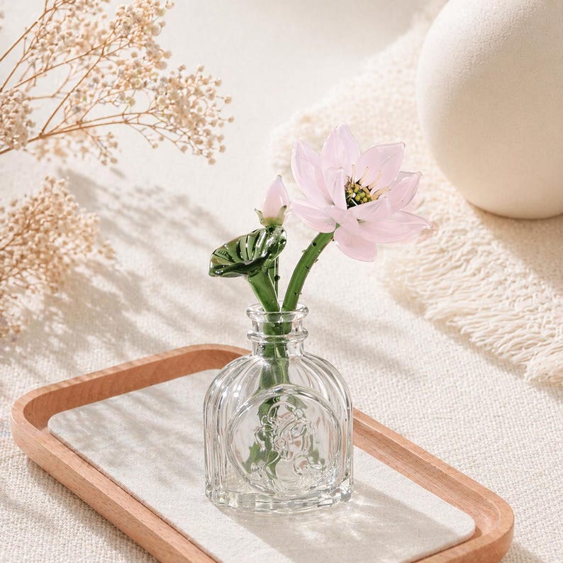 Glas Blumenvase mit Ewigblume, elegantes Blumendekor, Beileid Geschenk