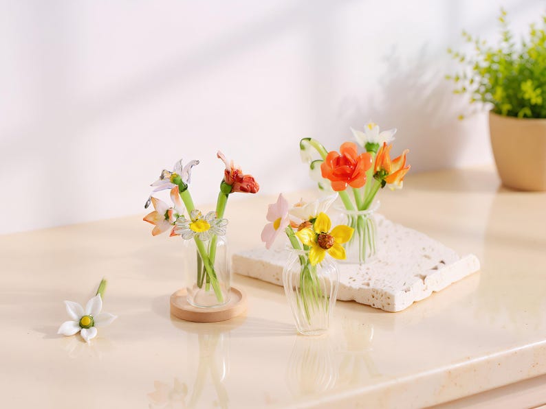 Mundgeblasene Glasblumen, Wohndekoration
