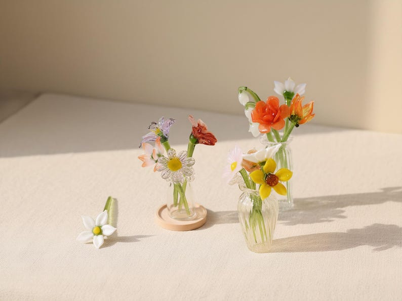 Mundgeblasene Glasblumen, Wohndekoration