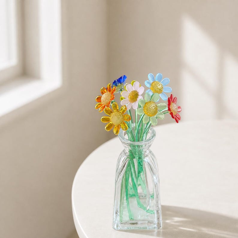Bunte Glas Wildblumen Bouquet, handgefertigte Miniatur Blumenkunst, Cottagecore Tischdekoration