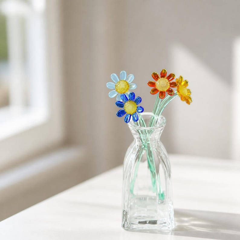 Bunte Glas Wildblumen Bouquet, handgefertigte Miniatur Blumenkunst, Cottagecore Tischdekoration