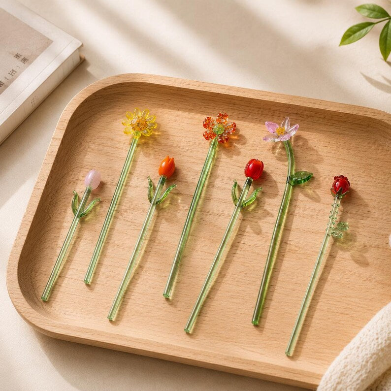 Bunte Glas Wildblumen Bouquet, handgefertigte Miniatur Blumenkunst, Cottagecore Tischdekoration