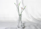 Glaskunst Blumenstrauß, handgefertigtes Lilienarrangement, Lampwork-Glas, elegantes Wohndekor