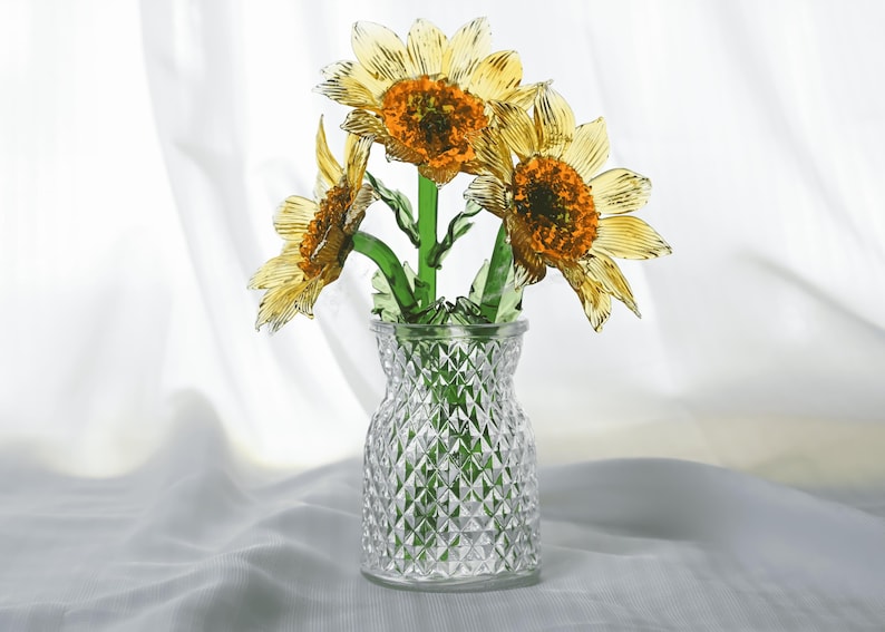 Handgefertigter Glas Sonnenblumenstrauß, Mundgeblasenes Kunstglas Blumenarrangement, Minimalistischer Tischschmuck
