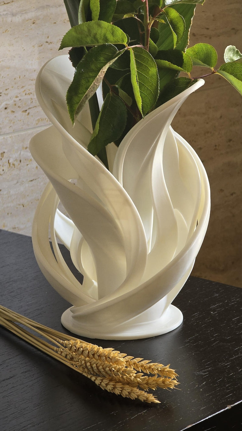 Moderne Skulpturvase, wellenförmiges Deko-Objekt, mattes Weiß, elegantes abstraktes Kunstwerk für Wohnzimmer, Büro