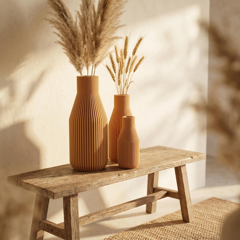 Minimal Vase mit feinen Rillen – Schlanke Flaschenform, Mattes Finish, 3D Druck, Höhen 11–25 cm