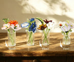 Mundgeblasener Glasblumenstrauß mit Mini-Vase - Handgefertigte Schreibtischdekoration
